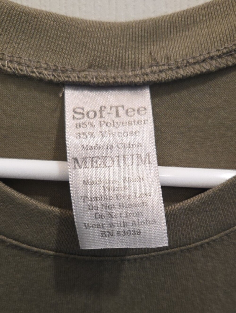 3/$10 Unbranded Olive Graphic Crop Tank with Pocket - Picture 2 of 3